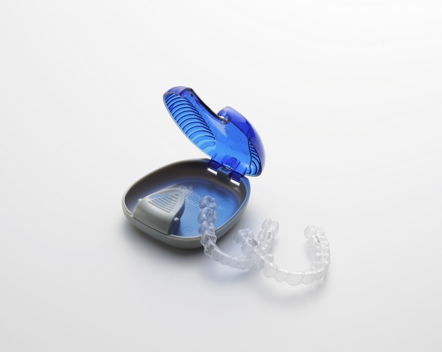 マウスピース型矯正歯科装置（クリアアライナー）